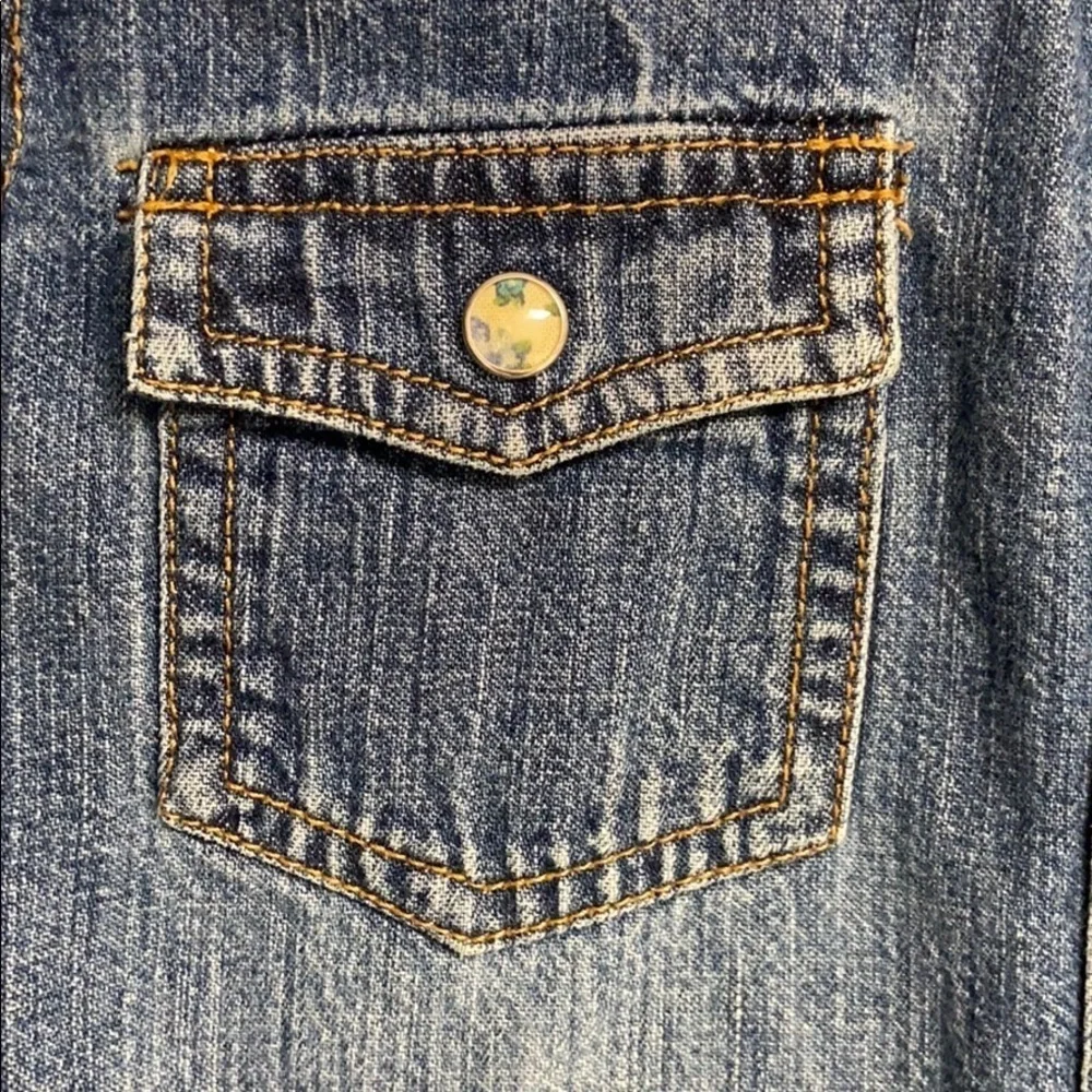 Life Is Sweet  Old Navy Upcycled denim jacket/ shirt , Flower snaps Girls 7,